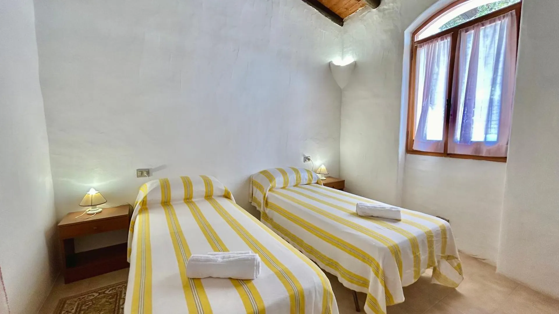 Nura'S - Villa Paola Vista Mare Valledoria  Italia